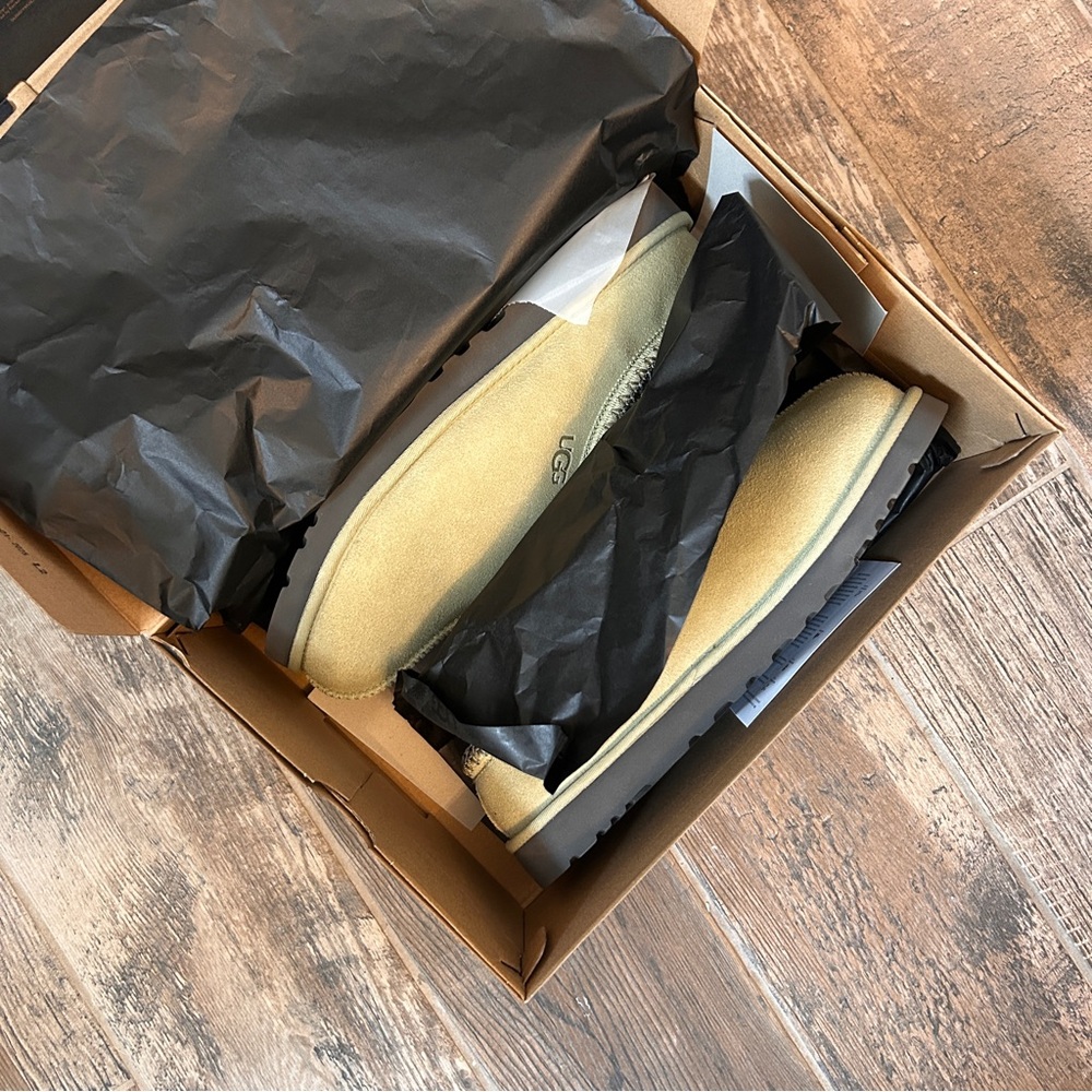 🌟NIB🌟UGG Men’s Limited Edition Tasman II Khaki/ Gray Slip-On Clogs - Picture 3 of 5